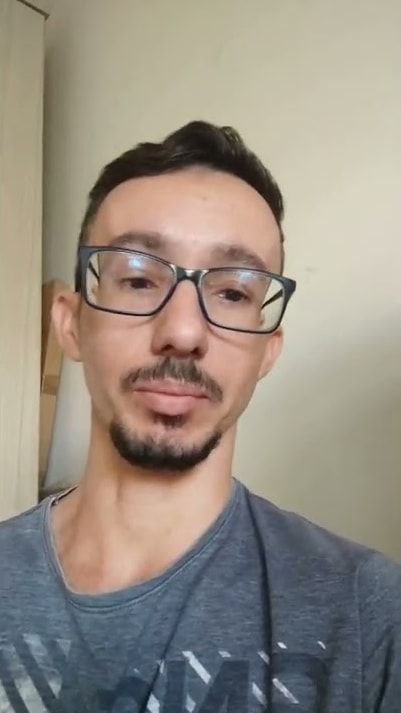 Cena do vídeo de depoimento de Roberto